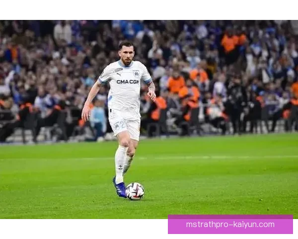 马奎尔职业轨迹分析：状态回暖助力球队防线稳定