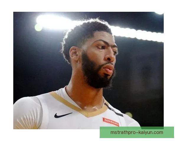 戴维斯边路端表现稳定，赛季状态持续提升引发广泛关注